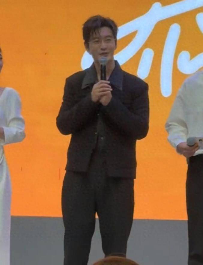 被爆分手，叶珂索要2.7亿分手费？黄晓明未删与叶珂官宣微博