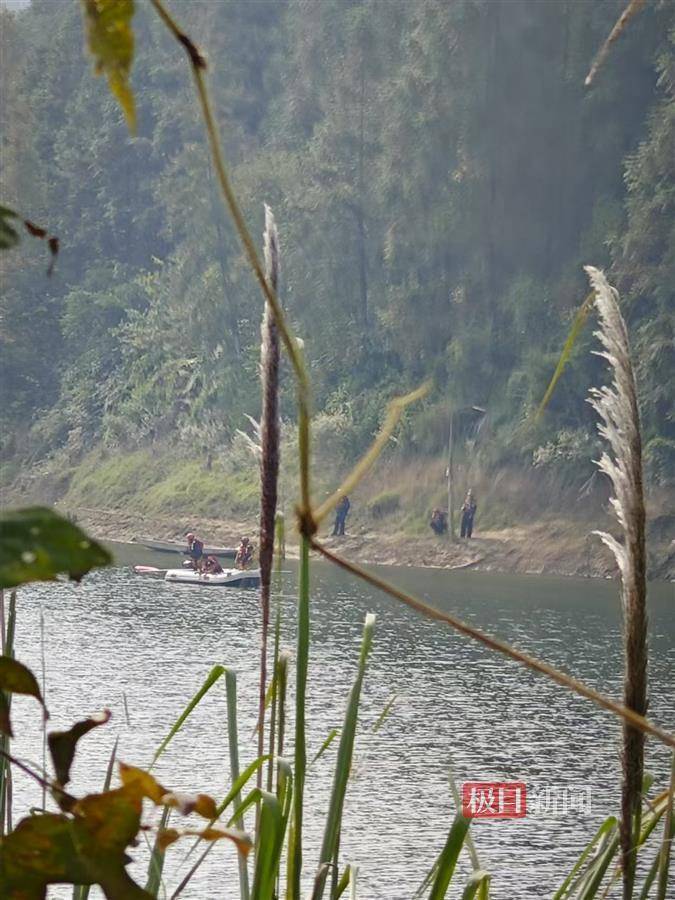 “贵州船舶侧翻事故致8死”系违规载客且严重超载：13人分两批安全过河，返回时同挤一条船出事