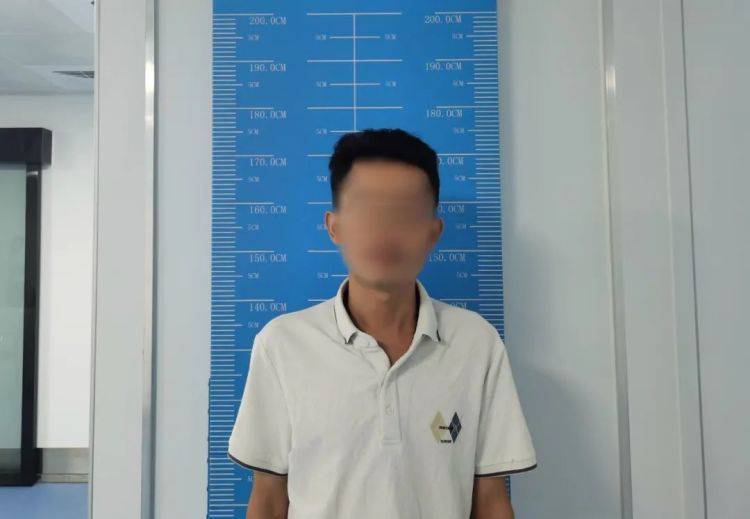 海口深夜两车相撞，交警到场发现不一般……