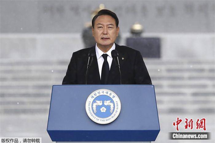 韩媒：韩各界向宪院提交尹锡悦弹劾案请愿书超200万份